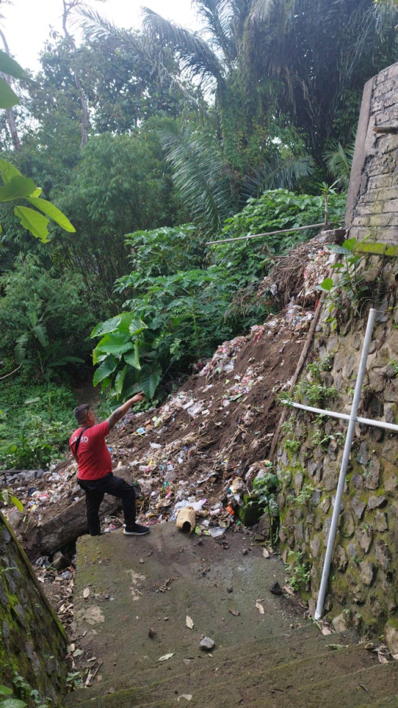 Senderan Jebol di Banjar Pane, Desa Sibanggede, Kecamatan Abiansemal Tanggal 04 Desember 2023
